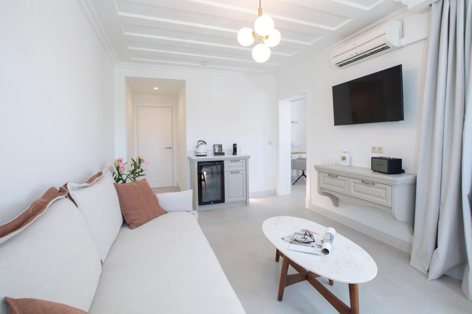 Lefko Hotel & Apartments Нідрі Екстер'єр фото