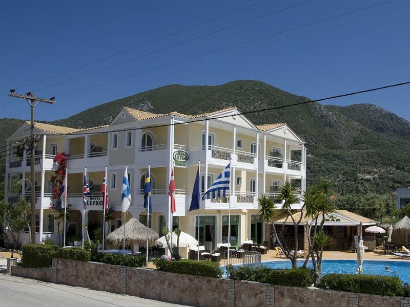 Lefko Hotel & Apartments Нідрі Екстер'єр фото